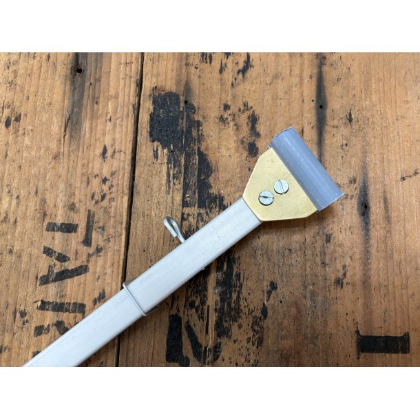 V�vespreder Metal spreder 50-75cm